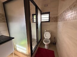Spacious & Modern 3-bedroom Foxdale