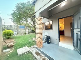 Spacious & Modern 3-bedroom Foxdale