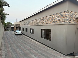 Spacious & Modern 3-bedroom Foxdale