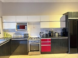 Spacious & Modern 3-bedroom Foxdale