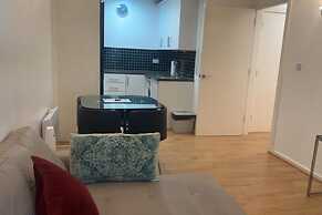 London 1 Bed Apartment Close to Barking Station