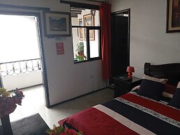 Hostal Flores