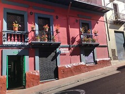 Hostal Flores