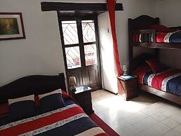 Hostal Flores