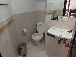 Hostal Flores
