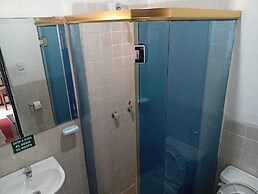 Hostal Flores