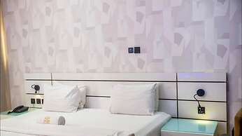 Hotel 2020 And Apartments