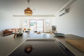 Qala Skyview Penthouse Pool Sunsets BBQ Area