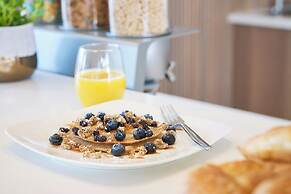 Element Pooler Savannah Airport