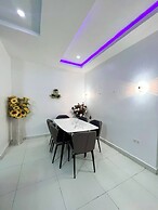 Luxurious 3BR Apartment 247 Power City Views