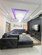 Luxurious 3BR Apartment 247 Power City Views