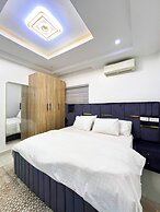 Luxurious 3BR Apartment 247 Power City Views