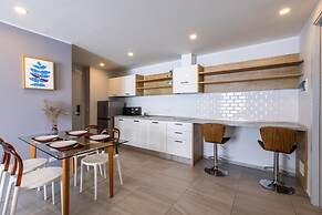 Pool View 1 Bed Apt T2-720