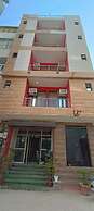 Roomshala Hotel Pub G
