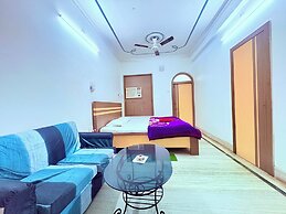 Binapani Hotel & Restaurant Tarapith