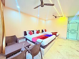 Binapani Hotel & Restaurant Tarapith