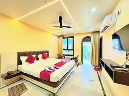 Binapani Hotel & Restaurant Tarapith