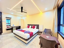 Binapani Hotel & Restaurant Tarapith