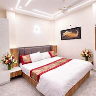 Hotel Abhivadya Ganges Varanasi Near Kashi Vishwanath Temple and Ghats