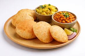 Hotel Abhivadya Ganges Varanasi Near Kashi Vishwanath Temple and Ghats