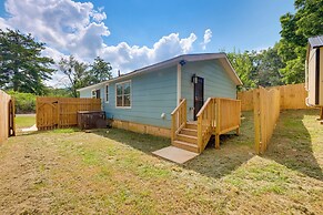 5 Mi to Uab: Group-friendly Birmingham Retreat