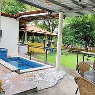 Cozy Corner With Pool Minutes Away From the Beach