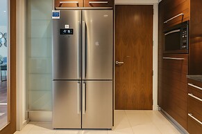 Spacious 3 Bedroom Flat in Kensington