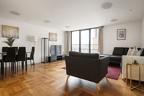 Spacious 3 Bedroom Flat in Kensington