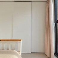 Spacious 3 Bedroom Flat in Kensington