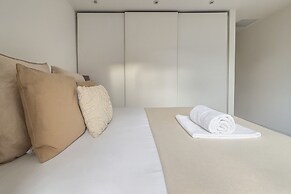 Spacious 3 Bedroom Flat in Kensington