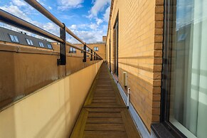 Spacious 3 Bedroom Flat in Kensington