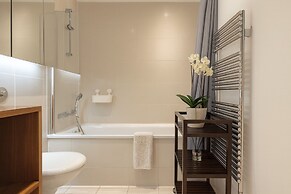 Spacious 3 Bedroom Flat in Kensington