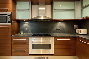 Spacious 3 Bedroom Flat in Kensington