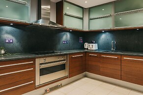 Spacious 3 Bedroom Flat in Kensington