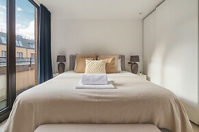 Spacious 3 Bedroom Flat in Kensington