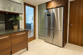 Spacious 3 Bedroom Flat in Kensington