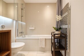 Spacious 3 Bedroom Flat in Kensington
