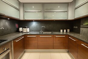 Spacious 3 Bedroom Flat in Kensington