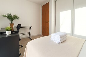 Spacious 3 Bedroom Flat in Kensington
