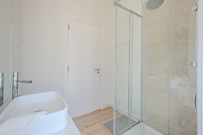 Downtown 1 Bedroom Apartment E