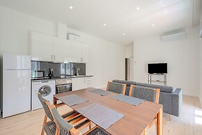 Downtown 1 Bedroom Apartment E