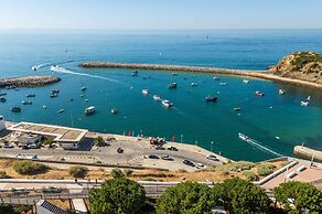 Baleeira Sea View Studio