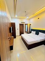 Hotel sadhana palace