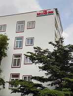 The Grand Inn