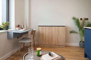 StayCozy Studio Apartments in Croydon