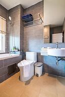 Meet Holiday International Hotel