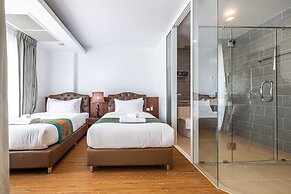 Meet Holiday International Hotel