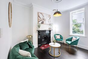 Stylish 4BR City Retreat