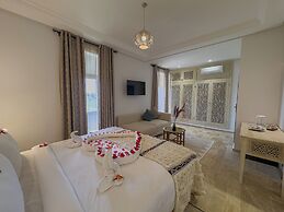 Riad Tonaroz Gold