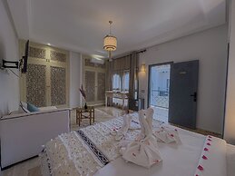 Riad Tonaroz Gold